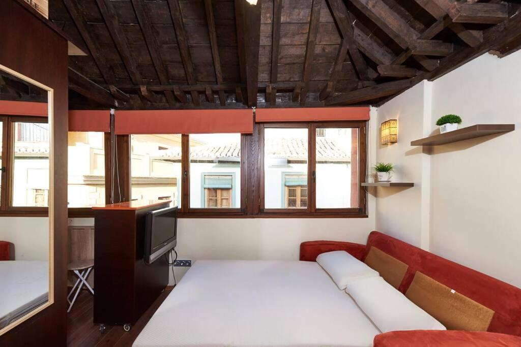 Lindo Estudio Con Terraza San Matias Granada Bagian luar foto